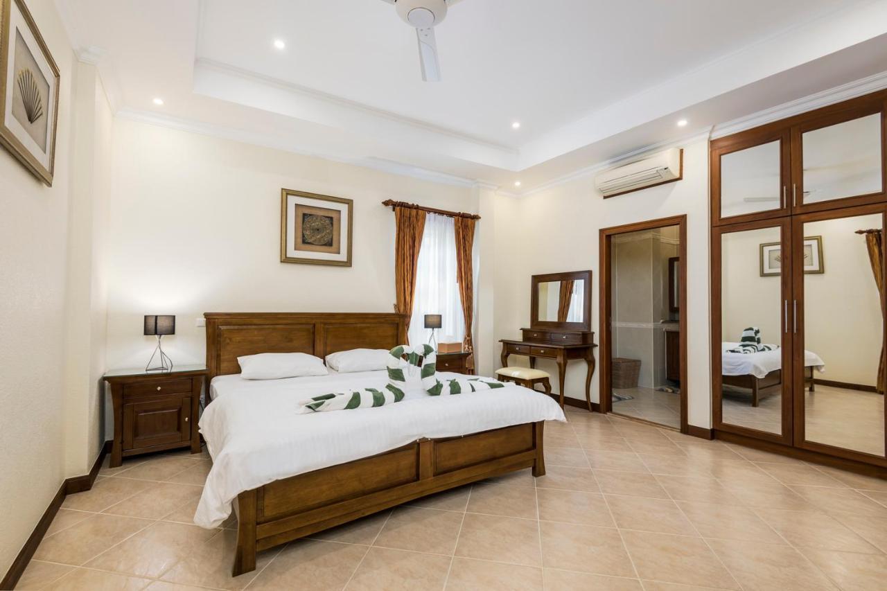 Village Austria Luxury Pool Villas Pattaya Eksteriør billede