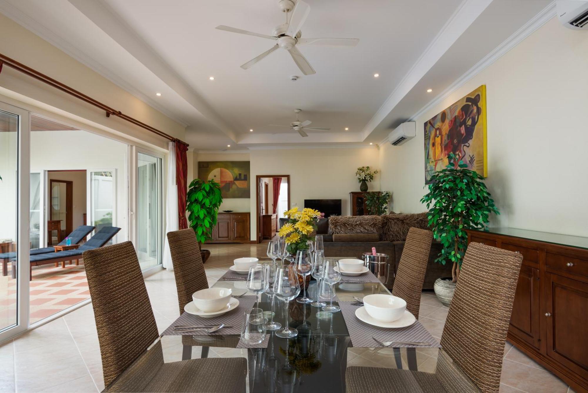 Village Austria Luxury Pool Villas Pattaya Værelse billede
