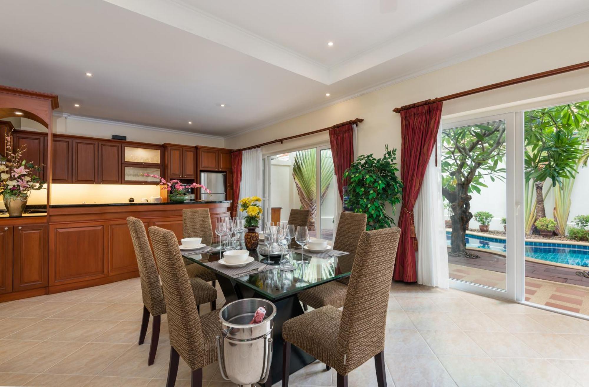 Village Austria Luxury Pool Villas Pattaya Eksteriør billede